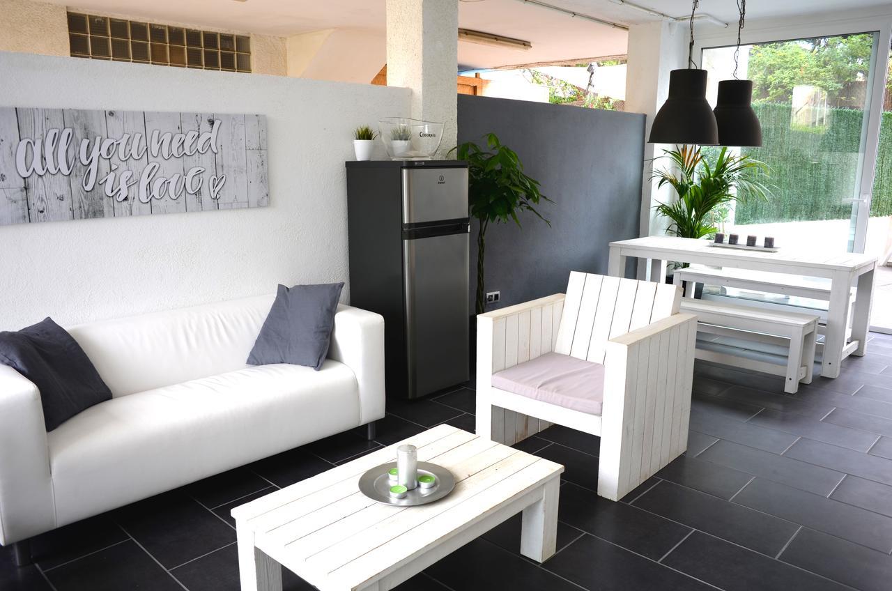 Beach House Castelldefels Zimmer foto